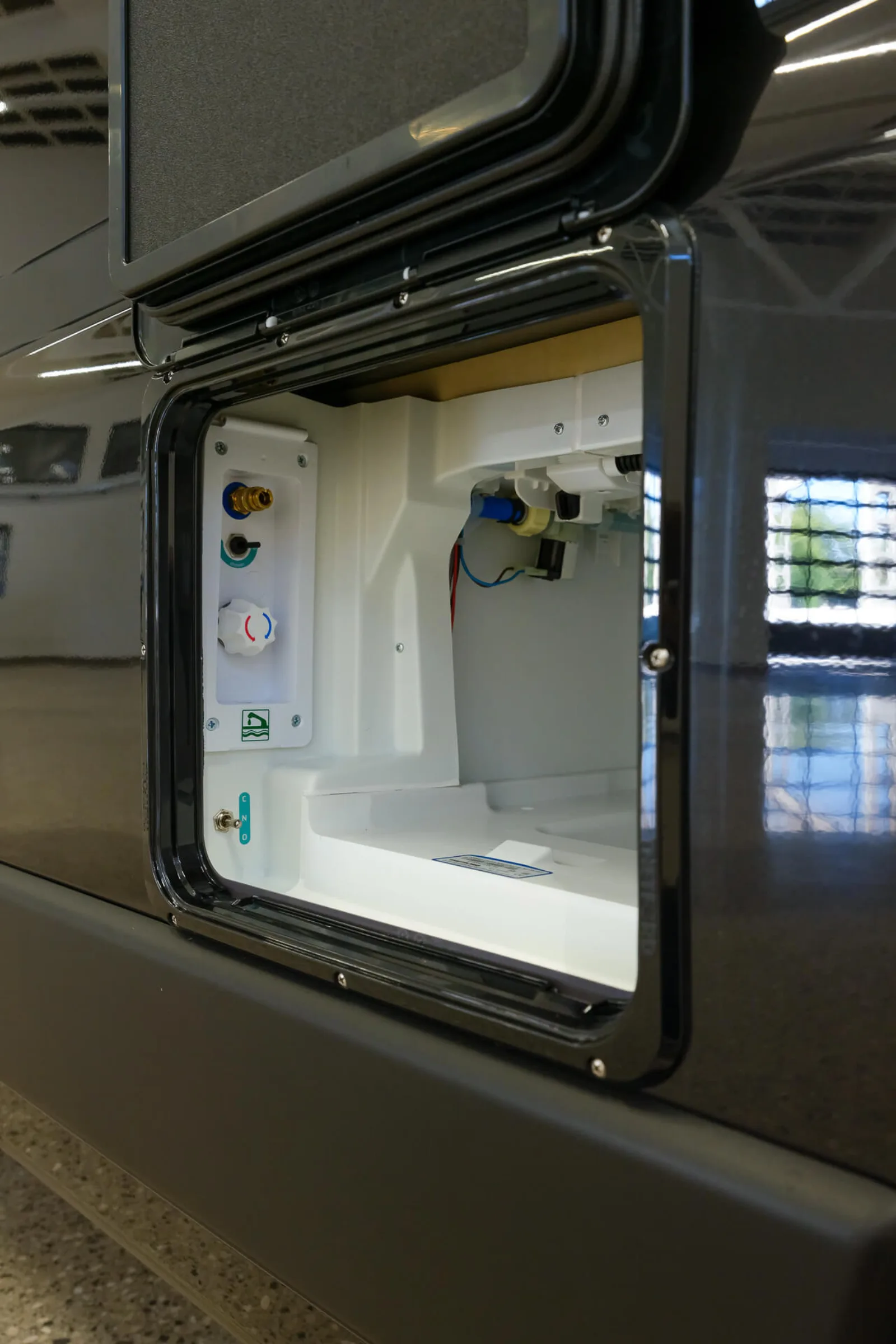 Tourne Cruise - Electric waste water valve