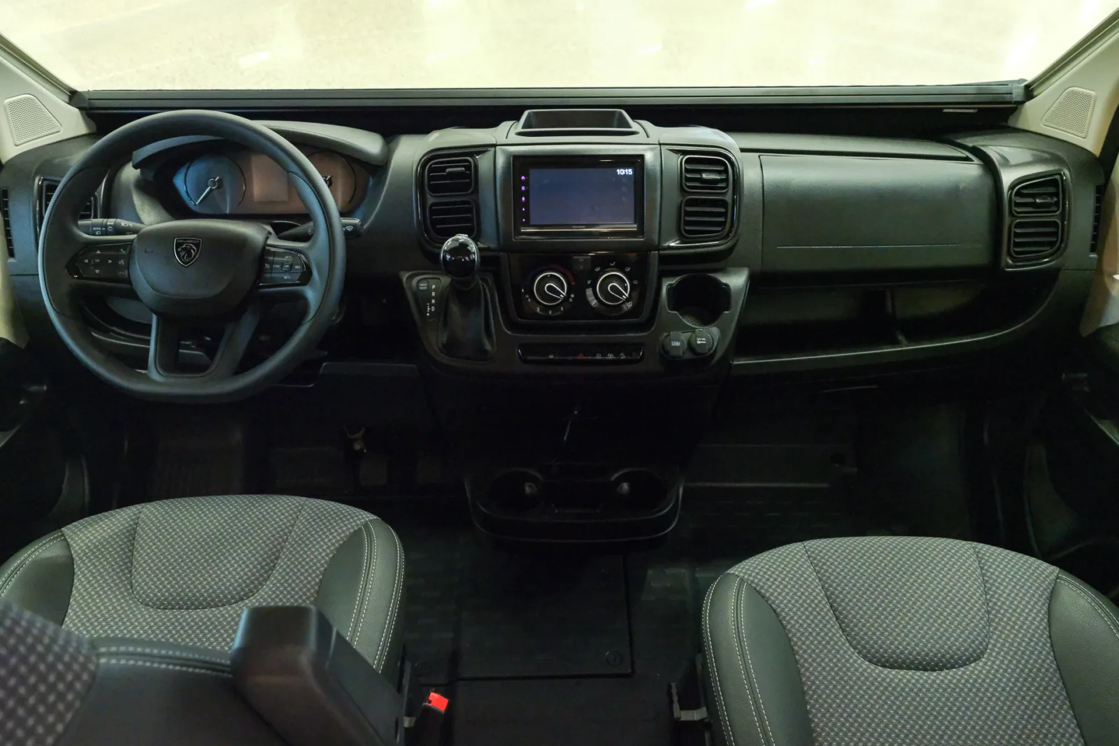 TOURNE 435 L3H2 2.2 BlueHDI 180 automatic 6.0 Cruise Grey Artens